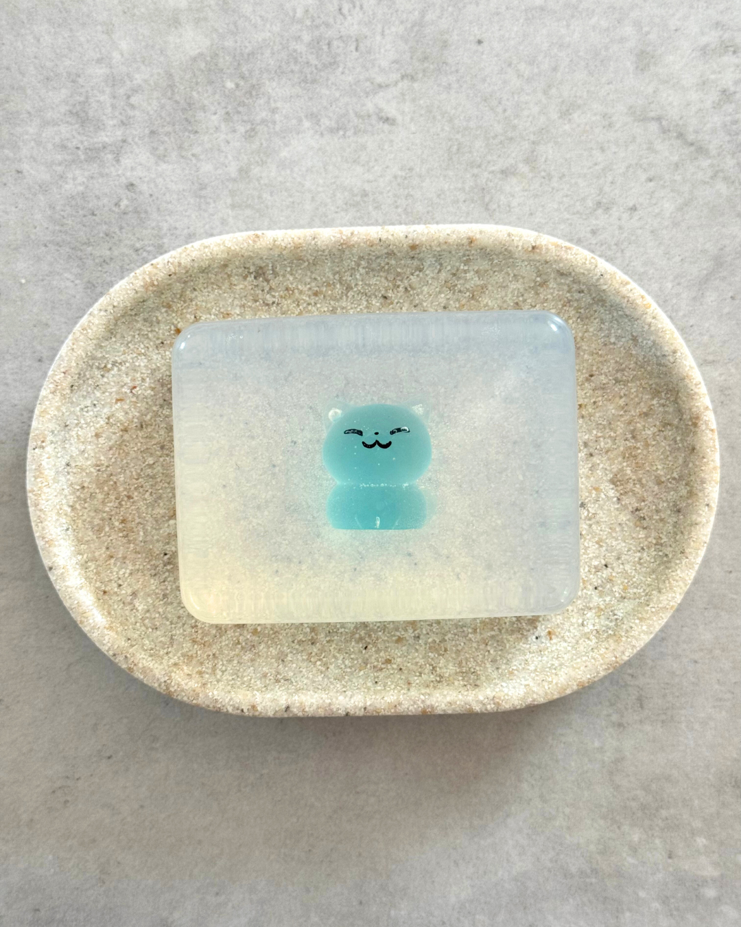 savon transparent avec figurine chat kawaii soap hit