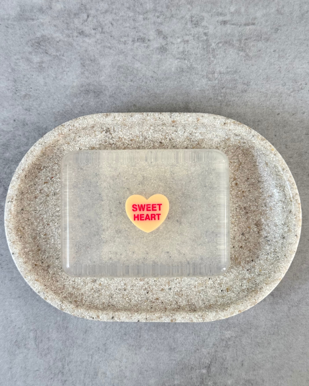 savon transparent avec figurine sweet heart jaune