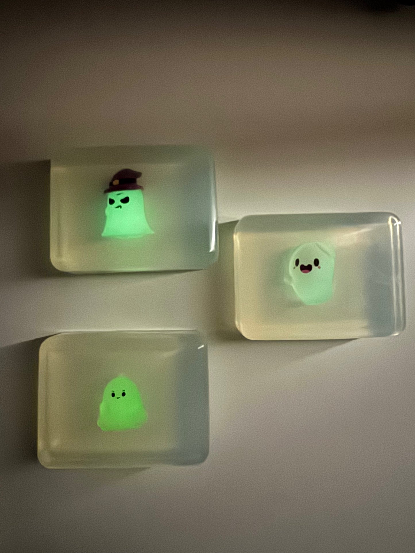 savon transparent fantôme qui brille dans la nuit Soap Hit