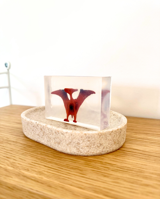 savon transparent avec figurine pterodactyl dinosaure soap Hit