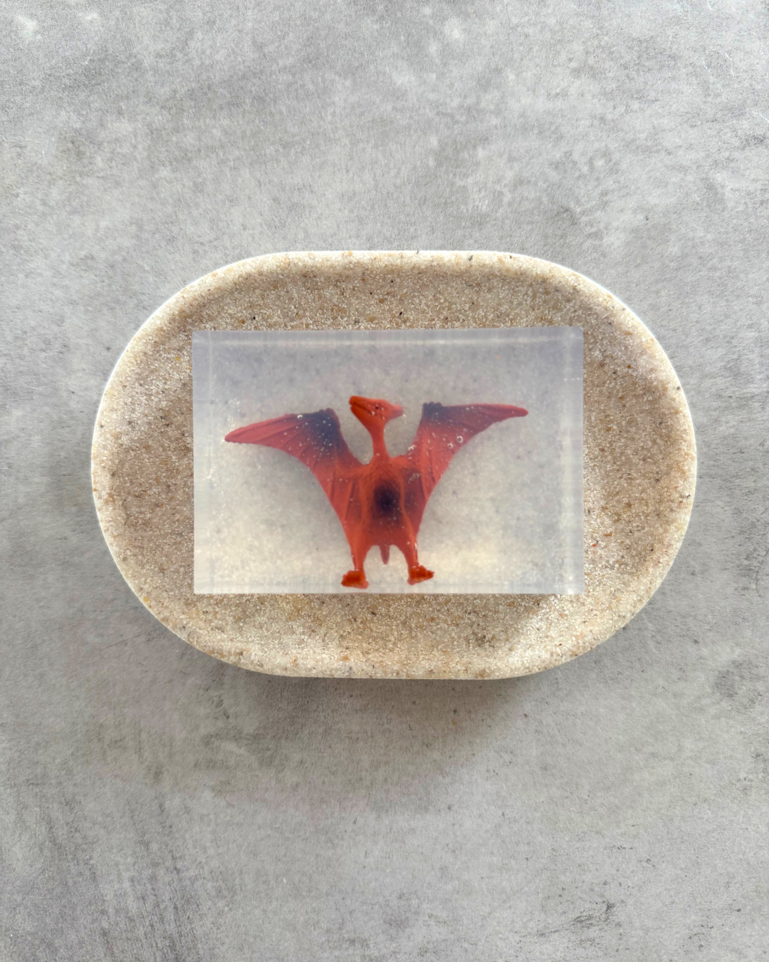 savon transparent avec figurine pterodactyl dinosaure soap Hit