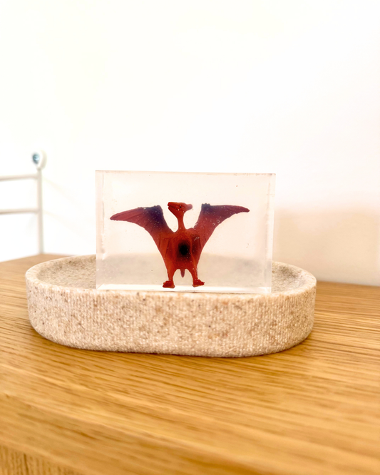 savon transparent avec figurine pterodactyl dinosaure soap Hit